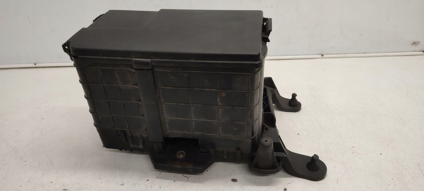obal kryt akumulátoru Audi A3 8P LIFT 3D 1,6 FSI