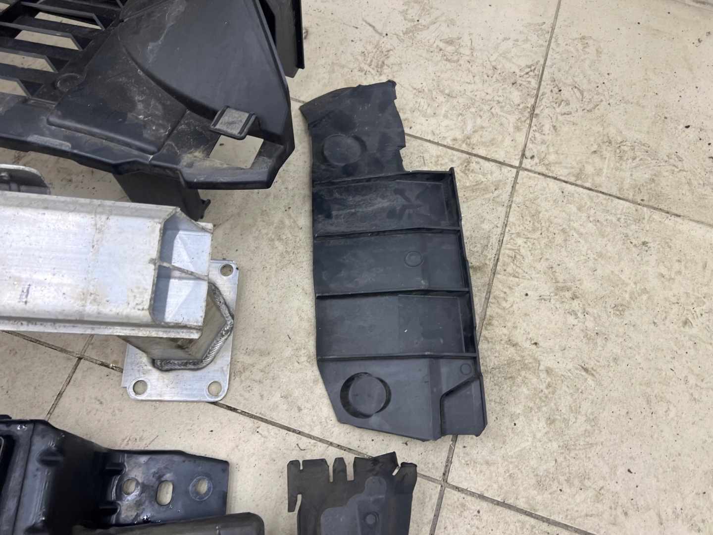 Opel Vivaro C Jumpy III 21R 1.5 BLUEHDI support panel for radiators complete radiator