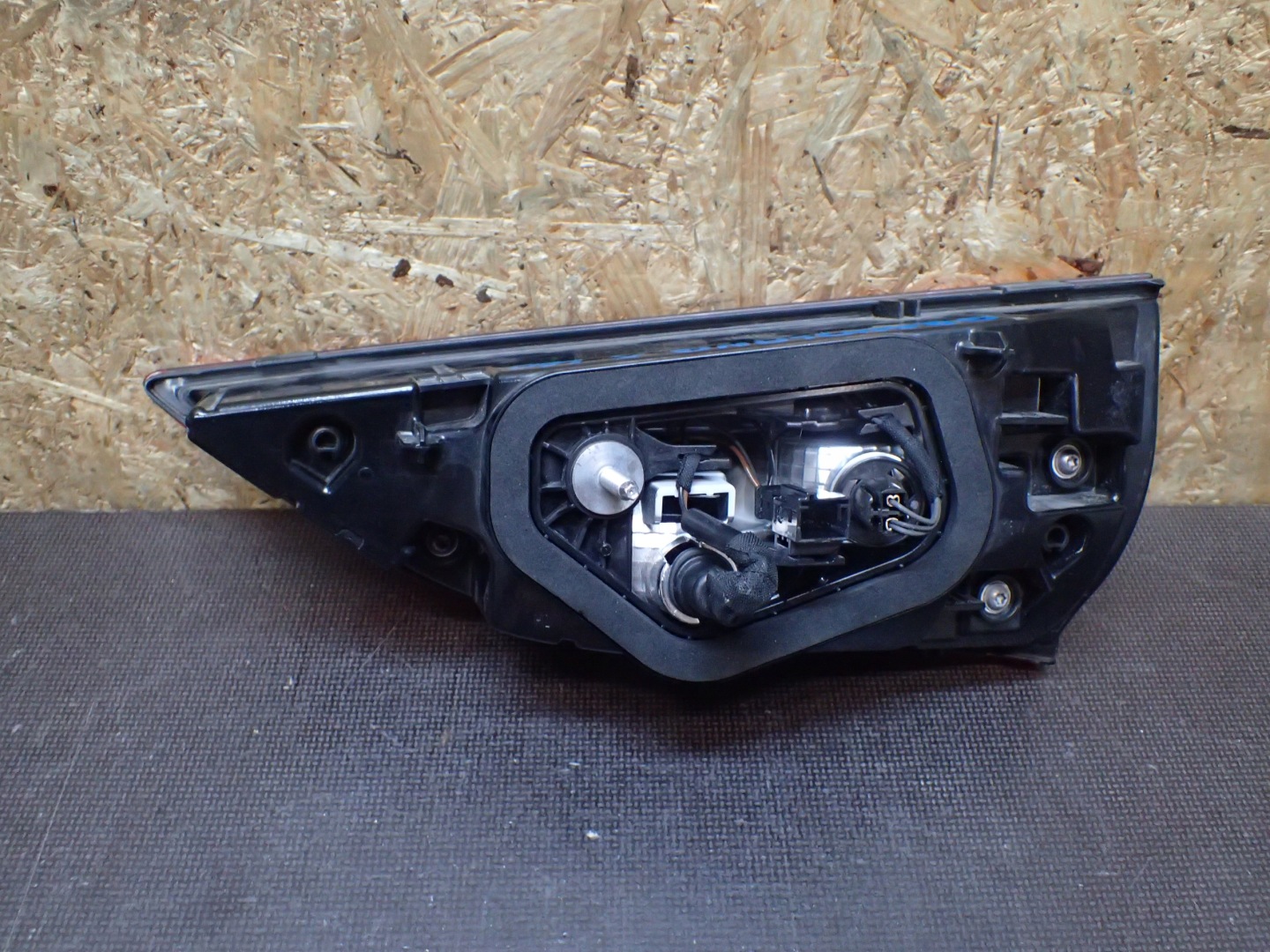 LIGHT REAR PART LEFT OPEL GRANDLAND X LED 81670101
