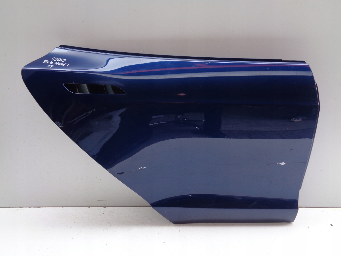 door right rear. TESLA MODEL 3 17- NR 49002