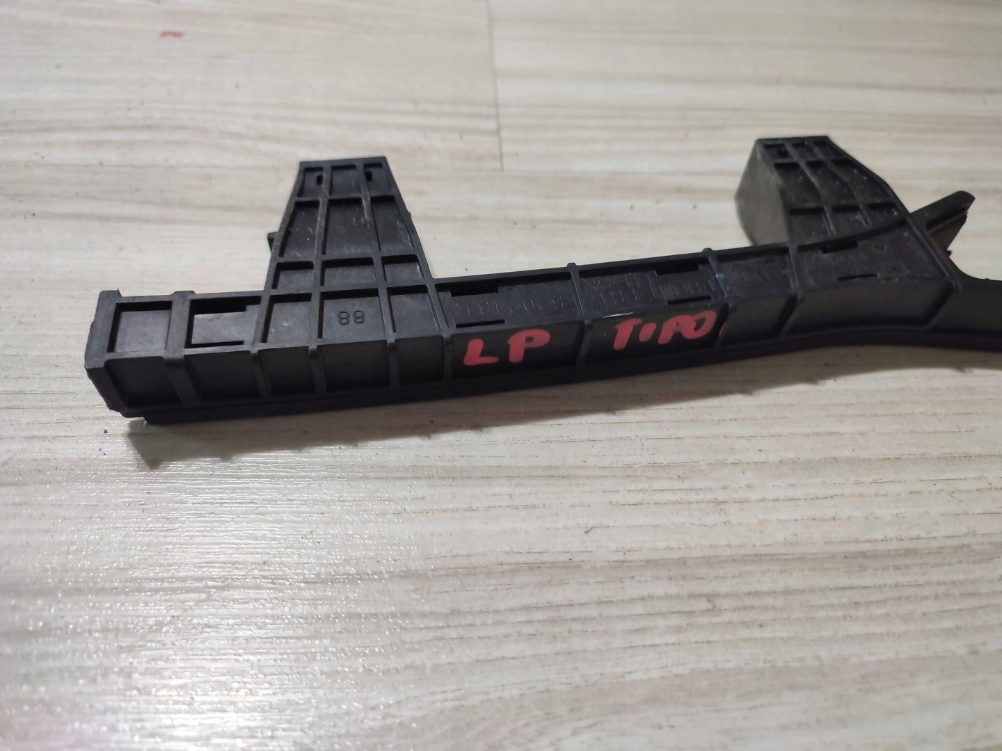 Fiat Tipo 2018 front side left moulding windows door przednich
