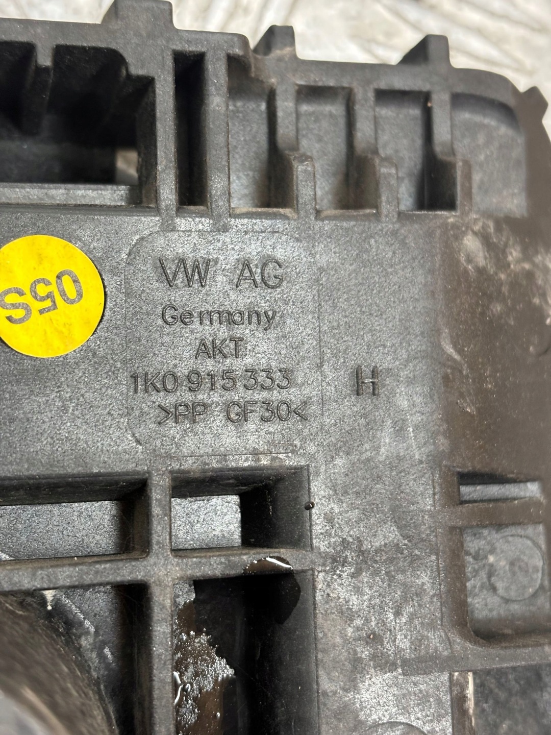 držač akumulatora VW GOLF VI 1K0915333