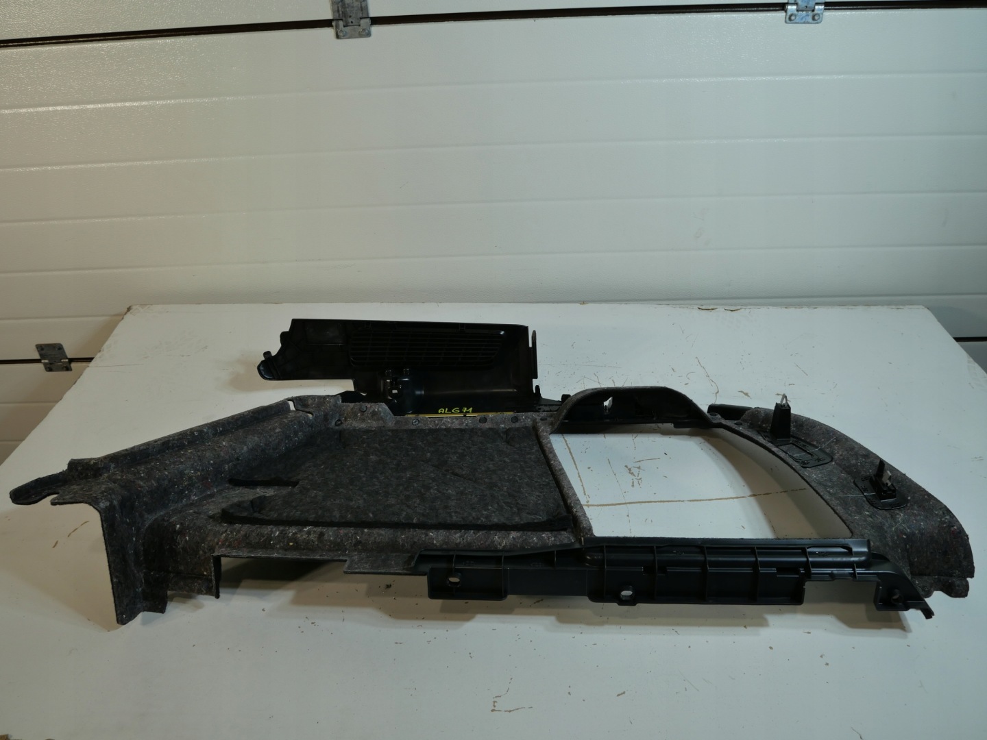 AUDI A4 B9 boot upholstery left 8W9863879