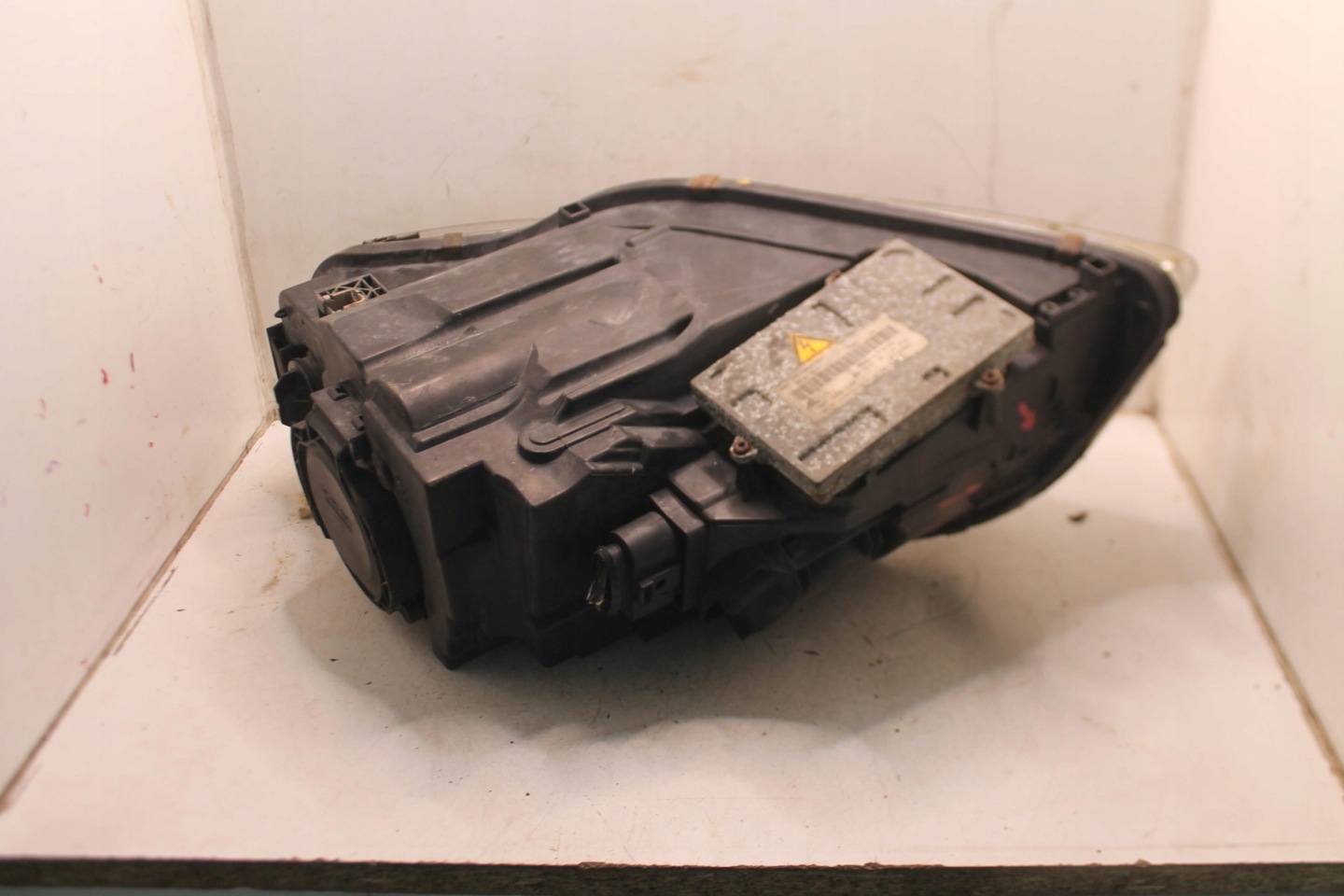 light right front XENON 8E0941030BP AUDI A4 B7 04-08 EUROPA