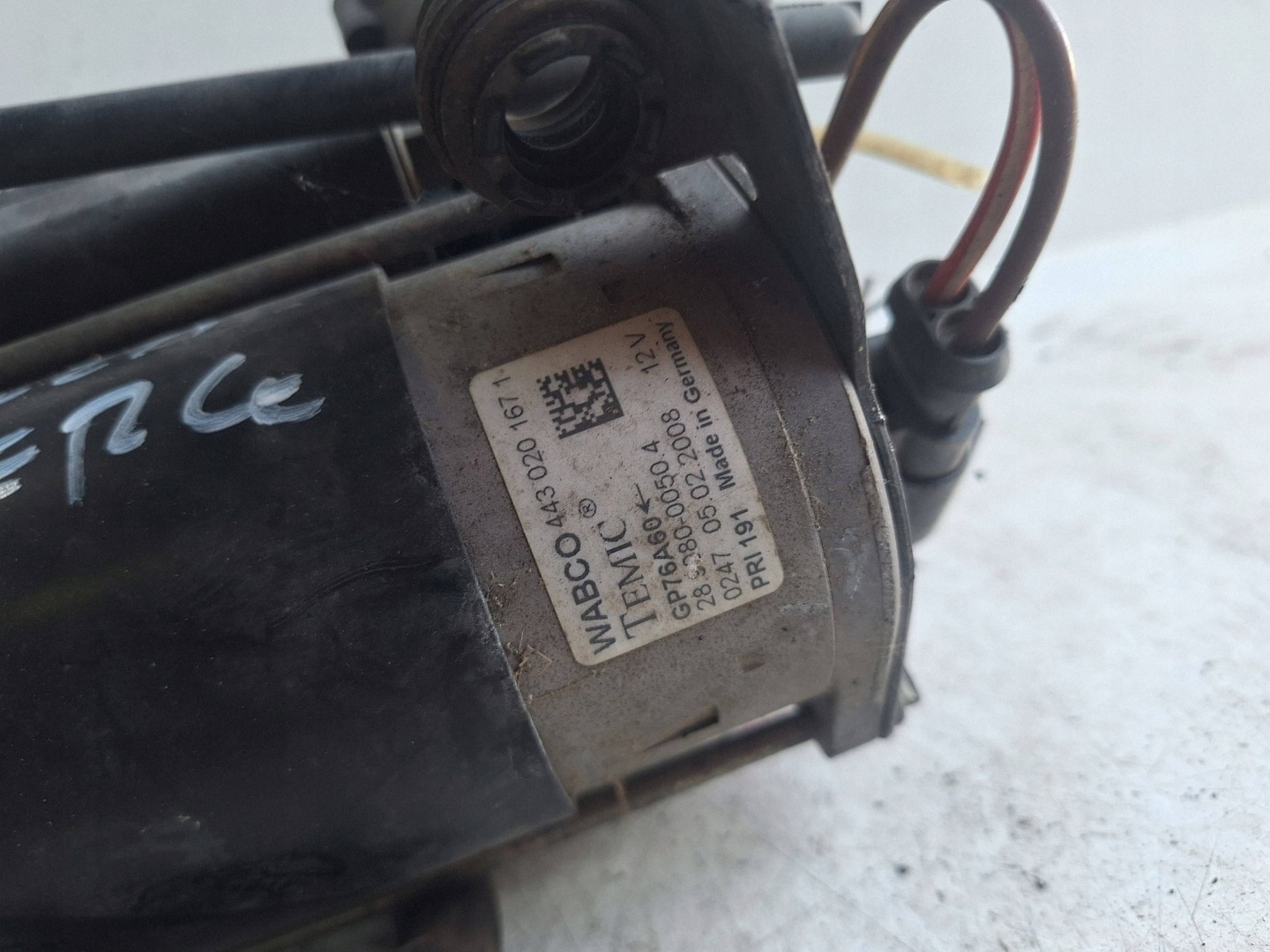 MERCEDES E-KLASA W211 02-08 compressor; springing 21132003040