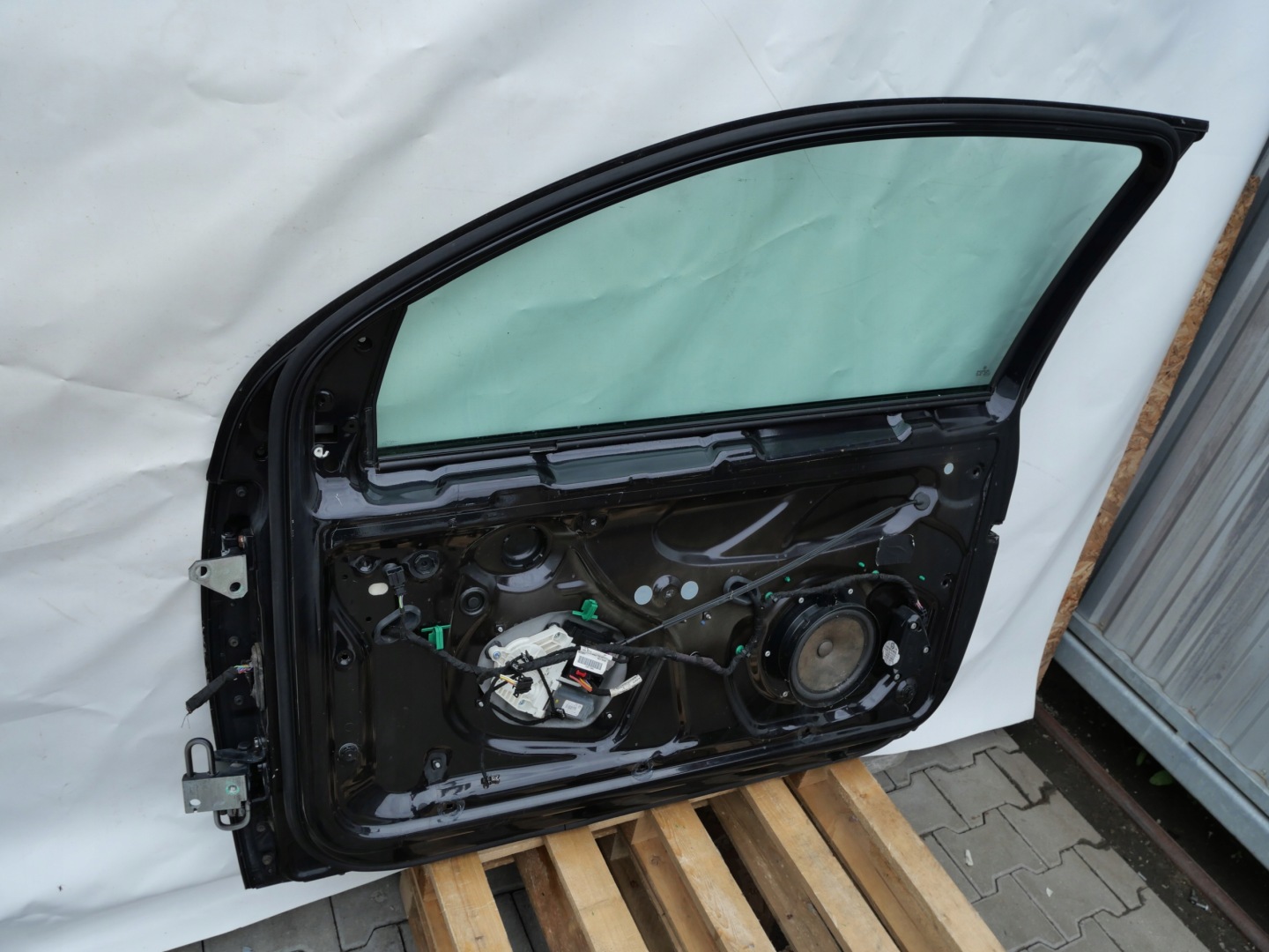 VW GOLF V dveře pravé předek
