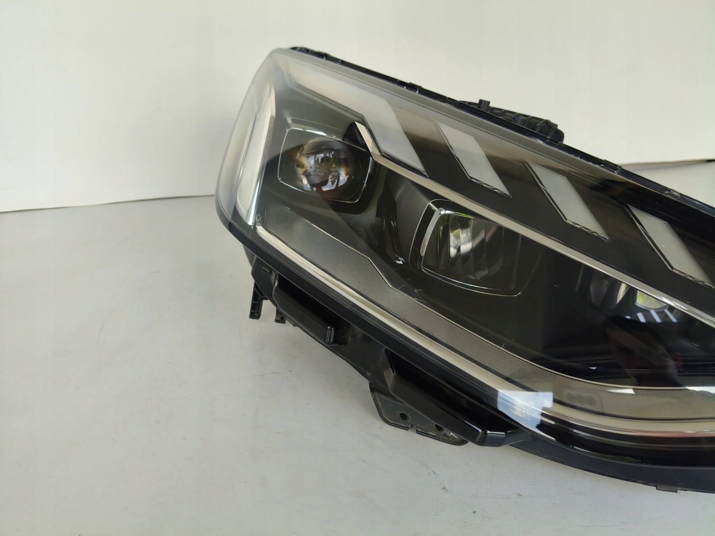 light right REFLEKTOR AUDI A4 B9 8W 8W0 19- LIFT FULL LED
