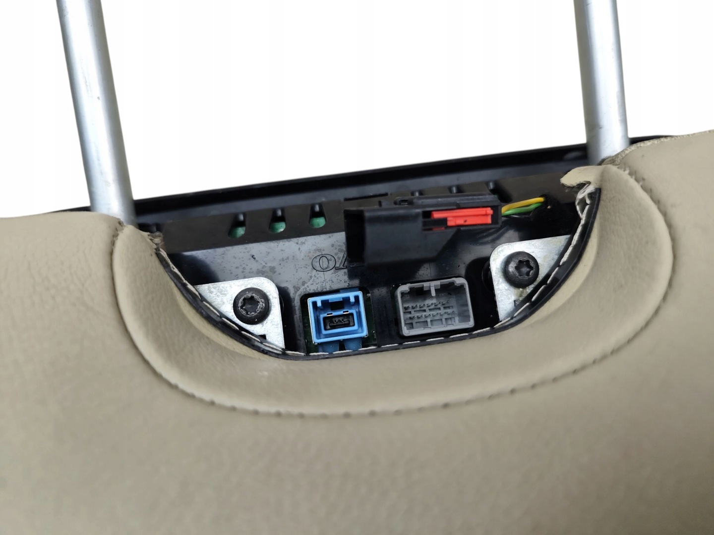 rest right front MONITOR display DVD VOLVO XC60 and (08-13)
