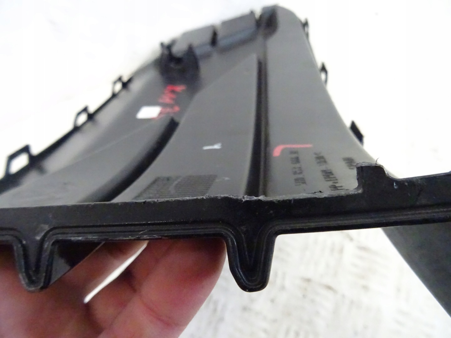 grid of a bumper front front right VW GOLF VIII R-LINE 5H0853666H