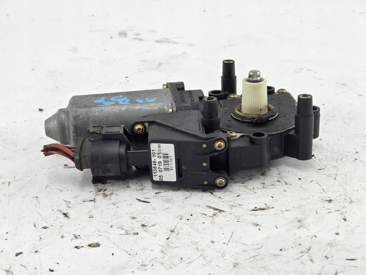 AUDI A4 B5 mini motor windows right front 114180-103