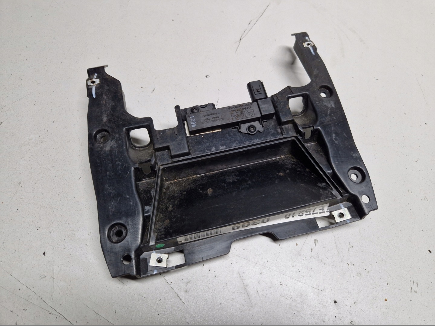 FORD MONDEO MK4 Support plaque POPIELNICZKI 7S71A047A30AX