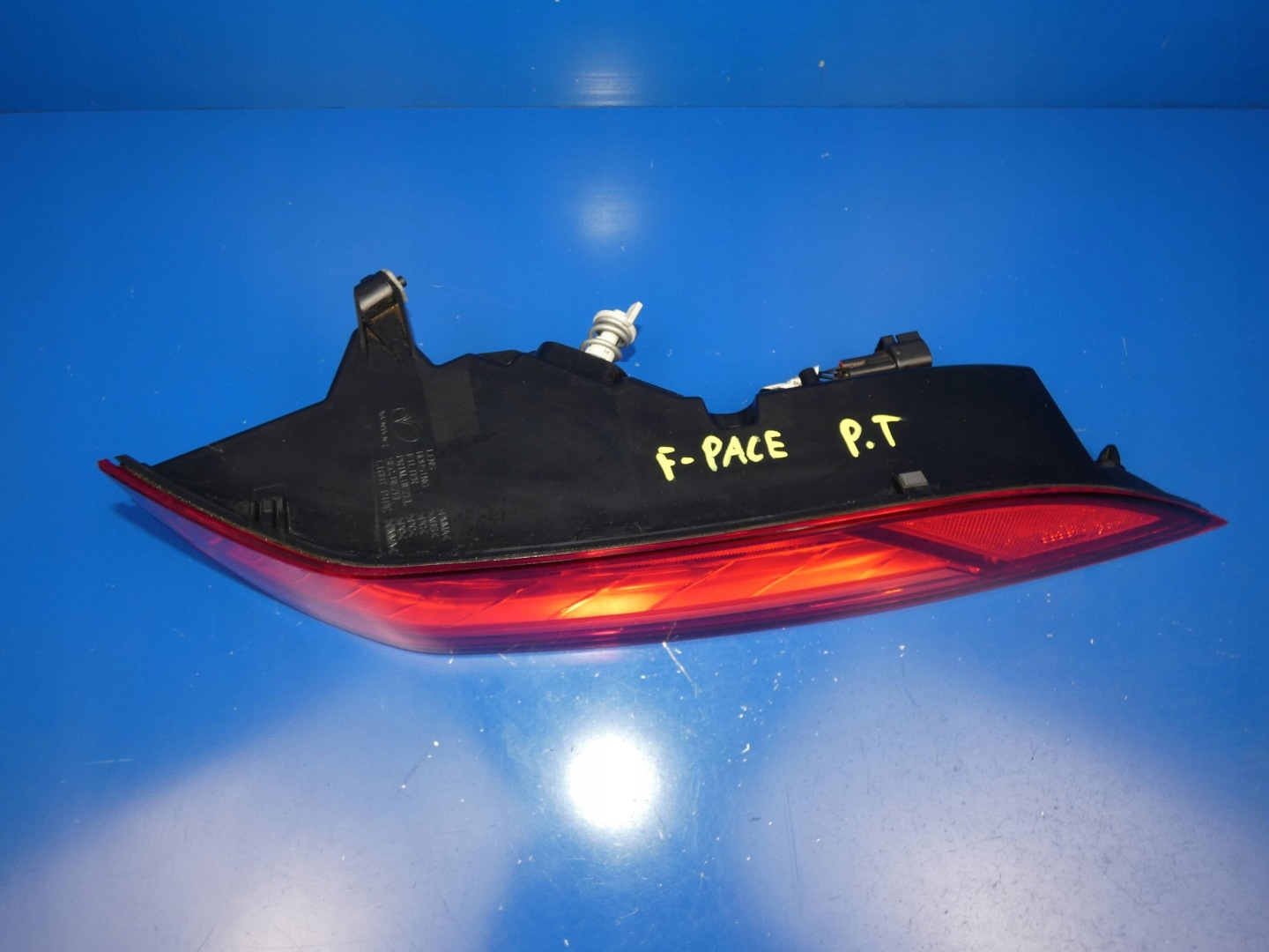 JAGUAR F-PACE X761 light right rear part rear right W fender