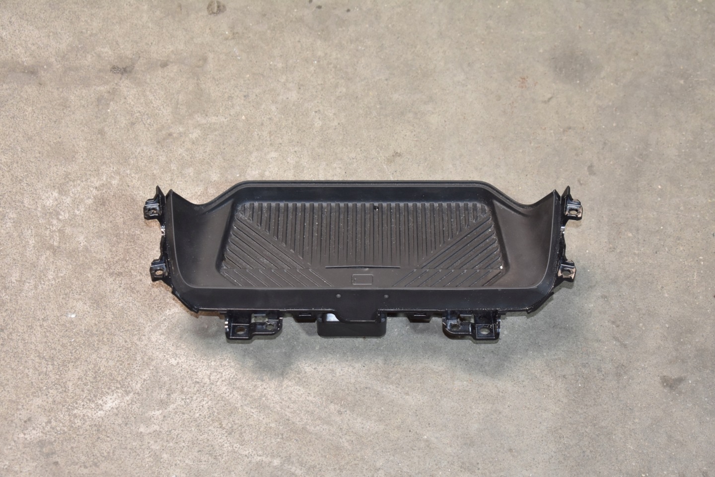 IDEALNA LADOWARKA INDUKCYJNA BMW G70 G60 1