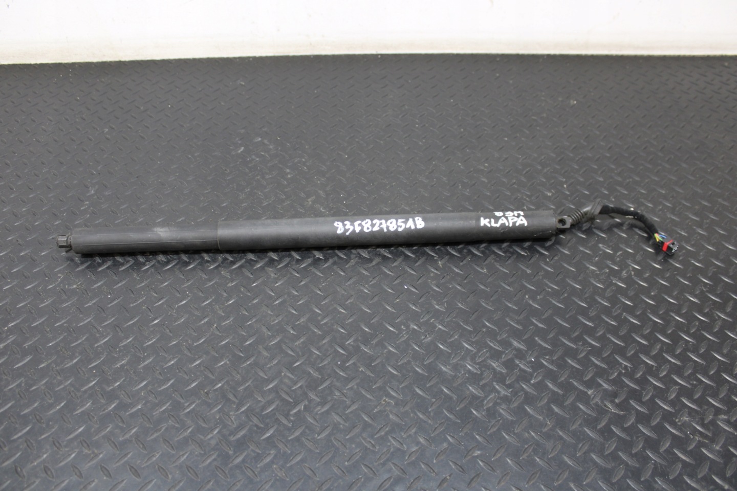 damper electrical bonnet AUDI Q3 II 2 83A 83F827851B