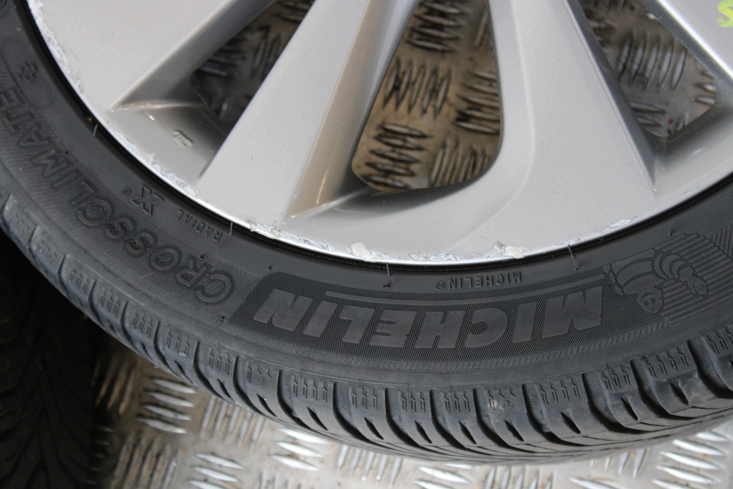 wheels discs disc 225/45 R17 TOYOTA AURIS II 2 KOMBI
