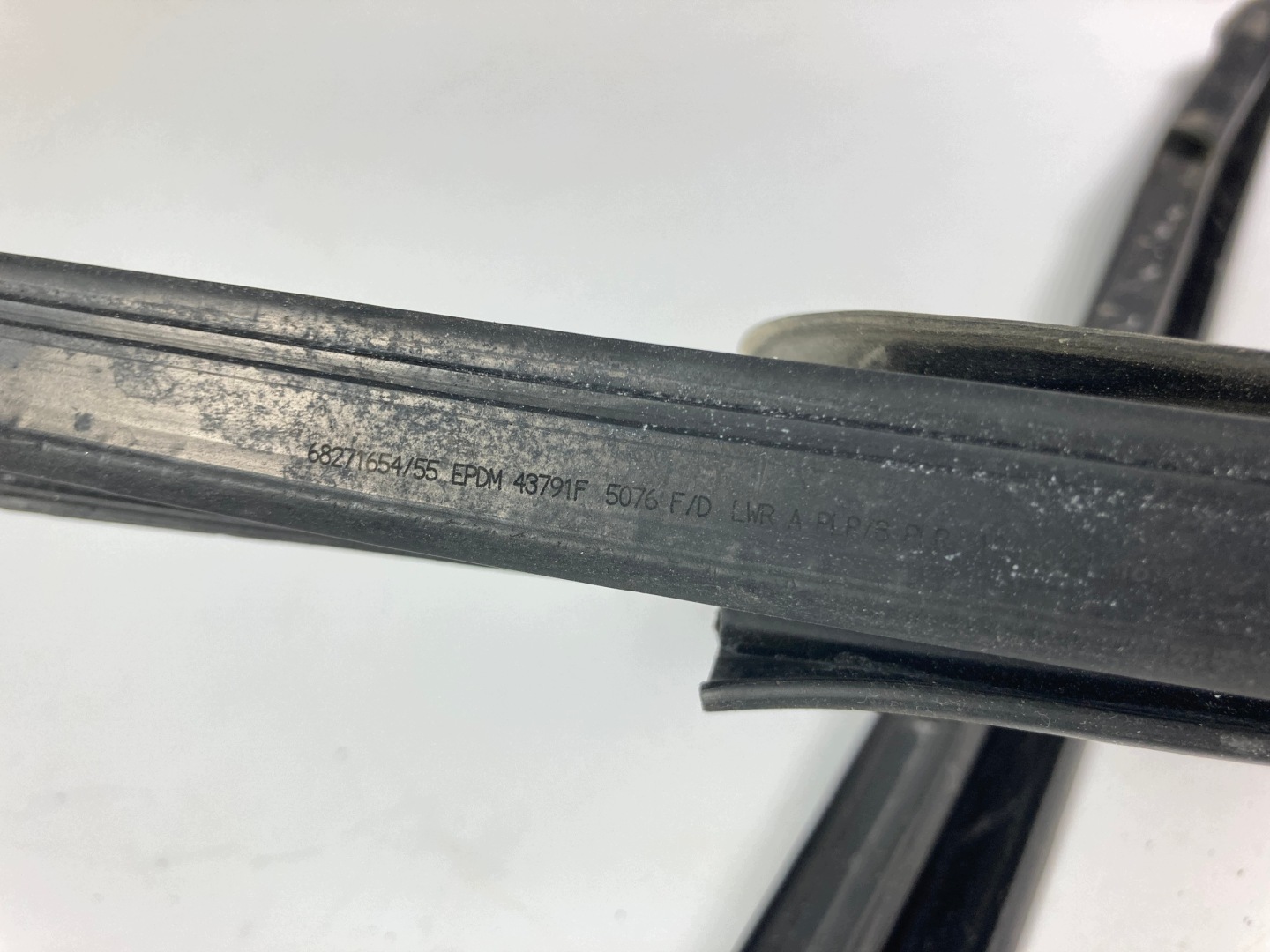 Jeep Wrangler JL gasket windows left front 2018-26