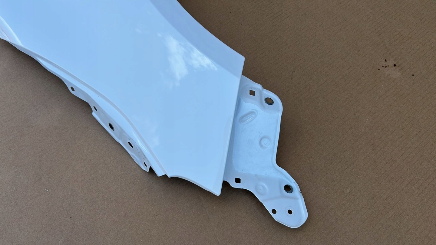 fender left front front TOYOTA COROLLA E21 KOMBI HB 19