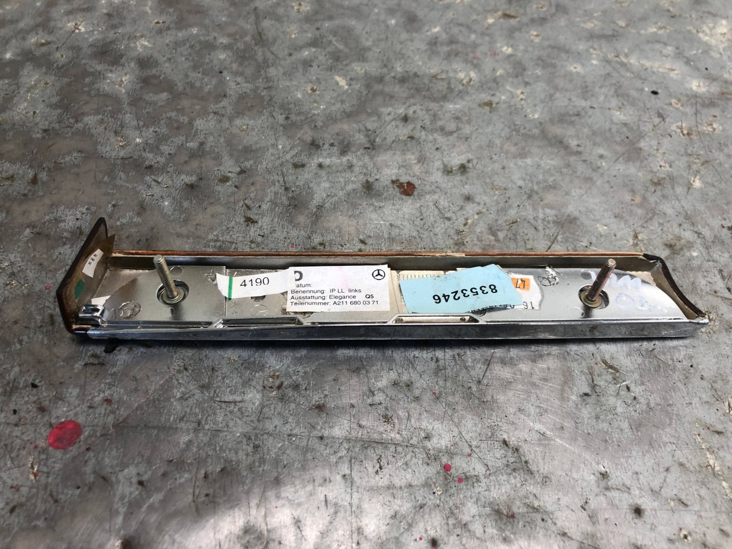 Moulage DEKOR Console MERCEDES W211 A2116800371