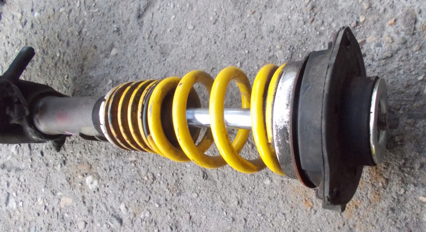 VW PASSAT B6 KOMBI 1.9 TDI 07R McPherson right front