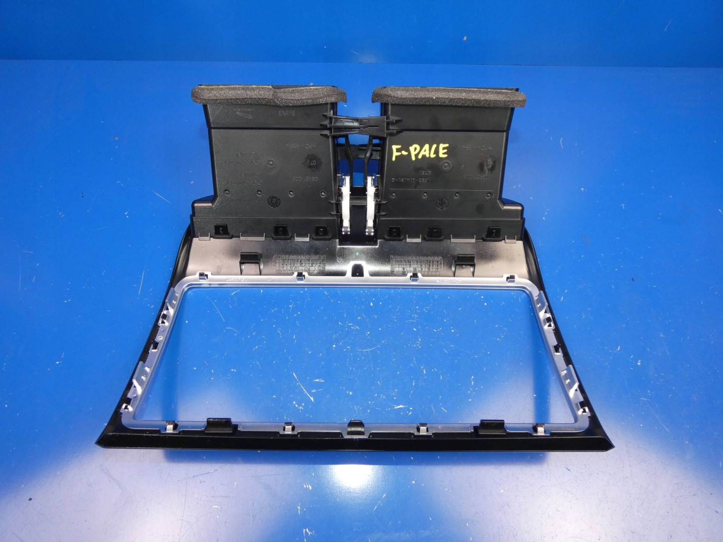 JAGUAR F-PACE X761 frame grid air conditioning devices front