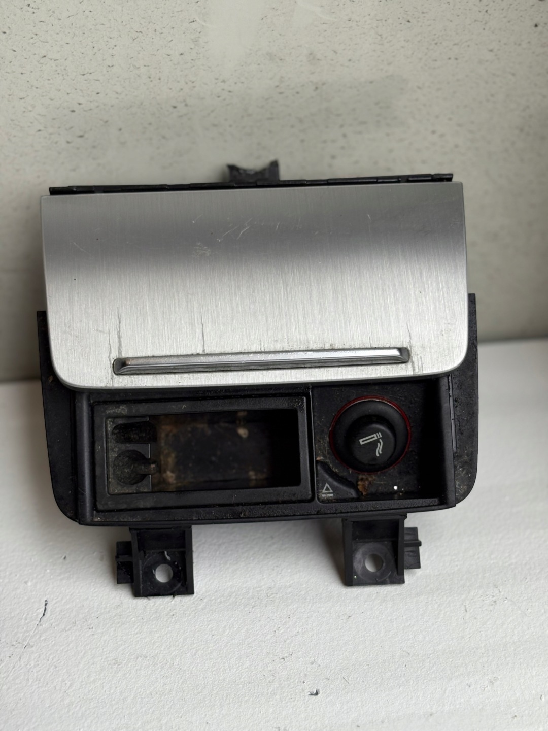 ashtray passenger compartment central TUNELU AUDI TT 8J 8J0857951A
