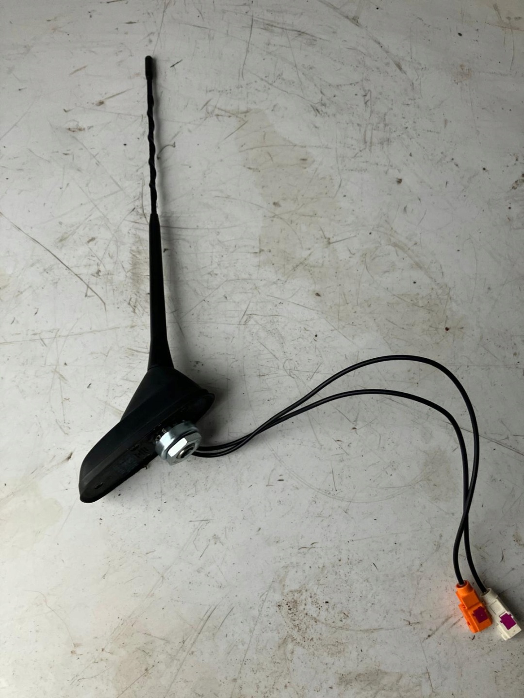 Antenne Toit OPEL CORSA F 39166312