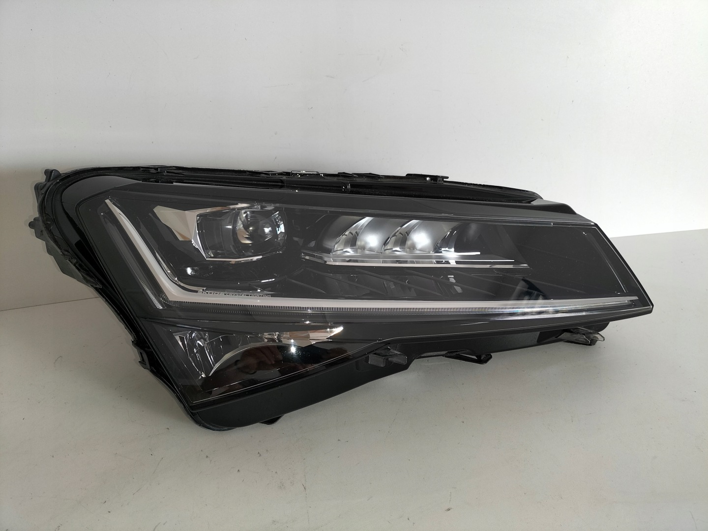 light front reflektor right SKODA SUPERB III LIFT 19- CRYSTAL LIGHTING