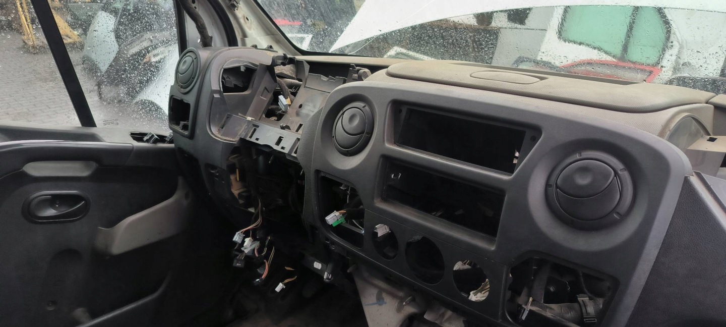 dashboard cockpit RENAULT MASTER III