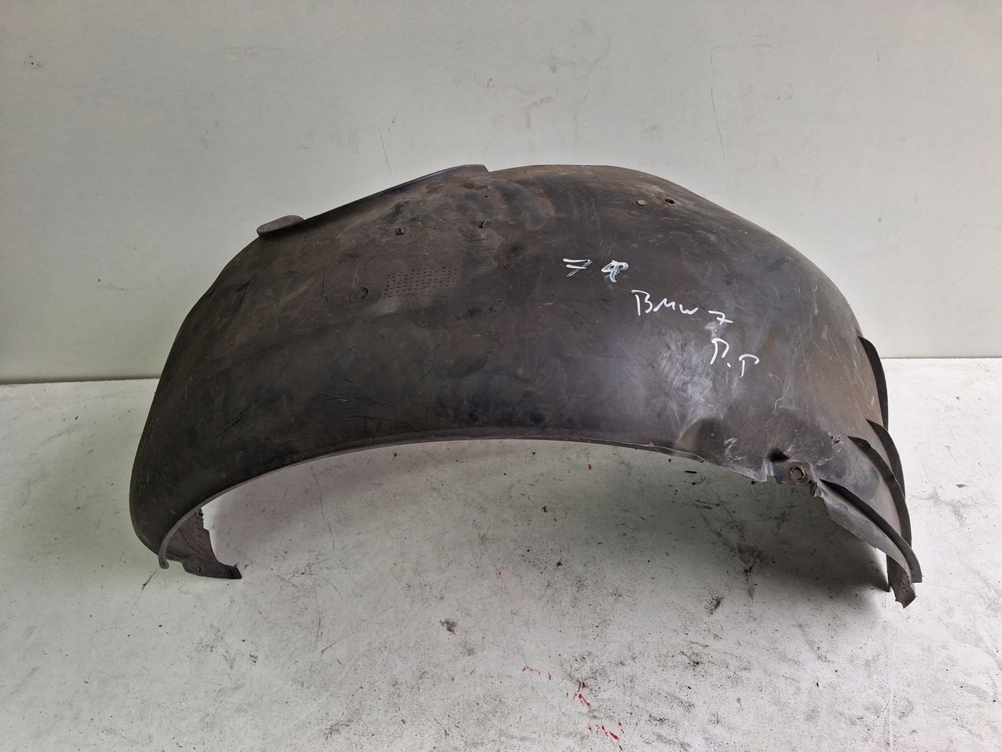 BMW 7 E65 E66 LCI 05-08 mudguard front right