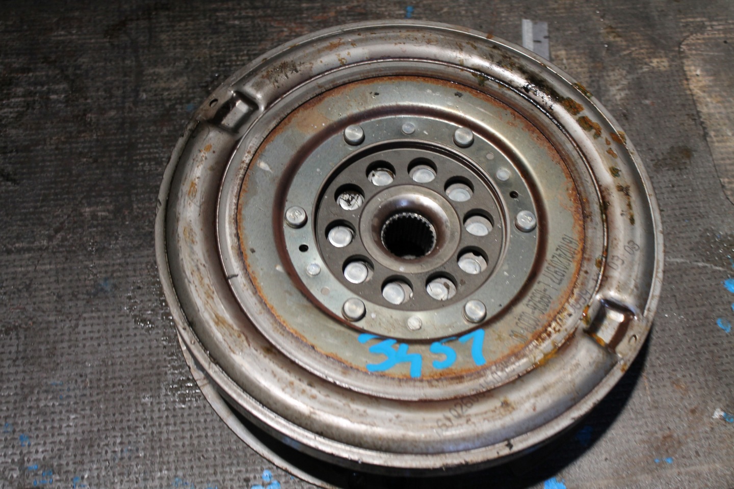 3451. wheel flywheel AUDI 0B5105317S