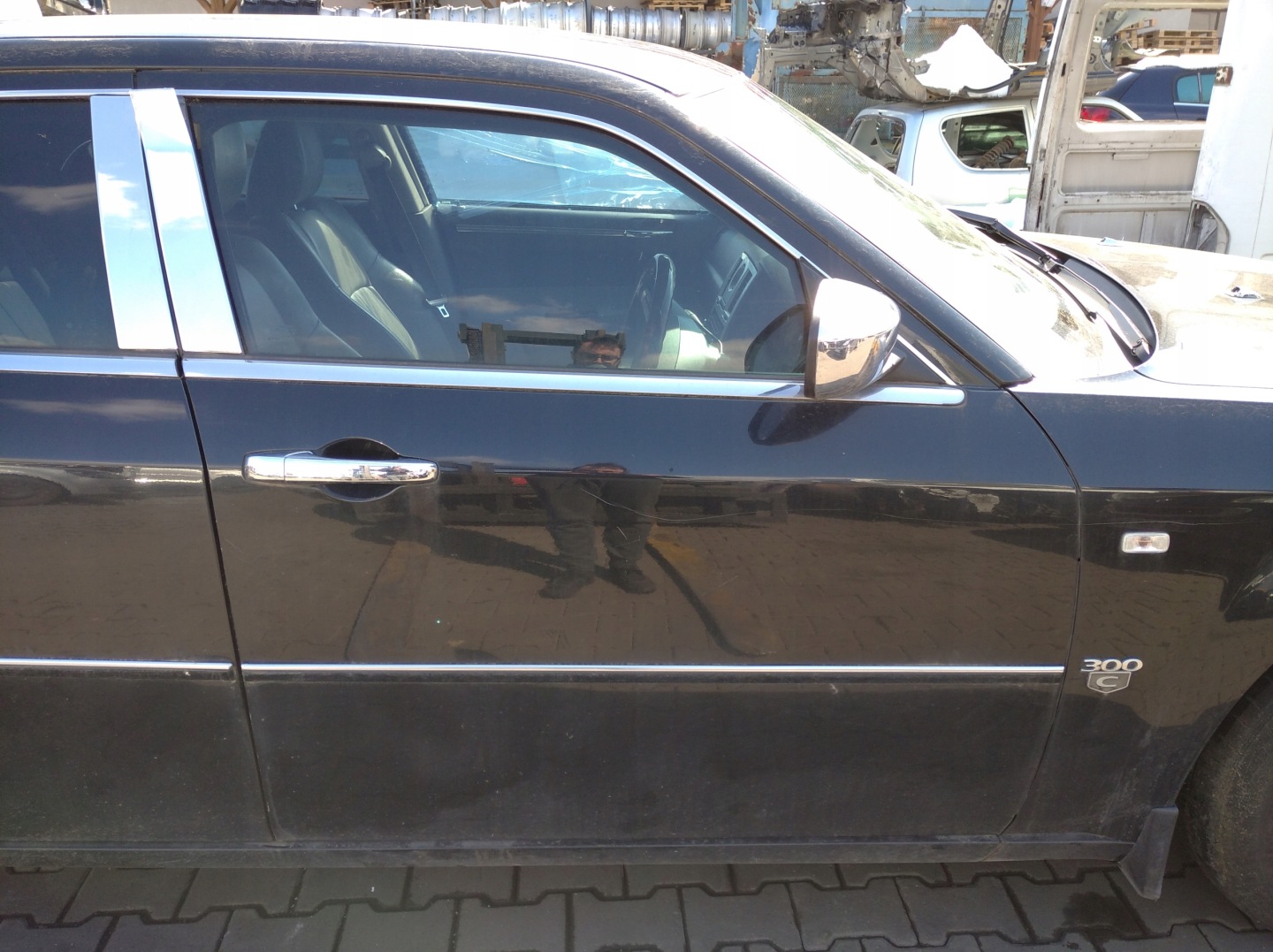 CHRYSLER 300C door front right black, PXR