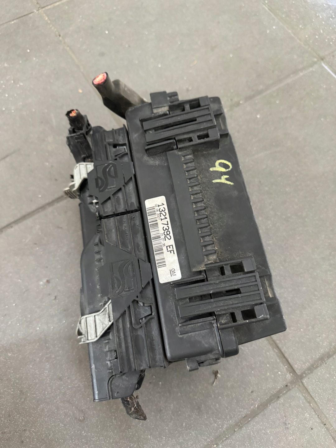 OPEL CORSA D Module fusibles 13217392 EF