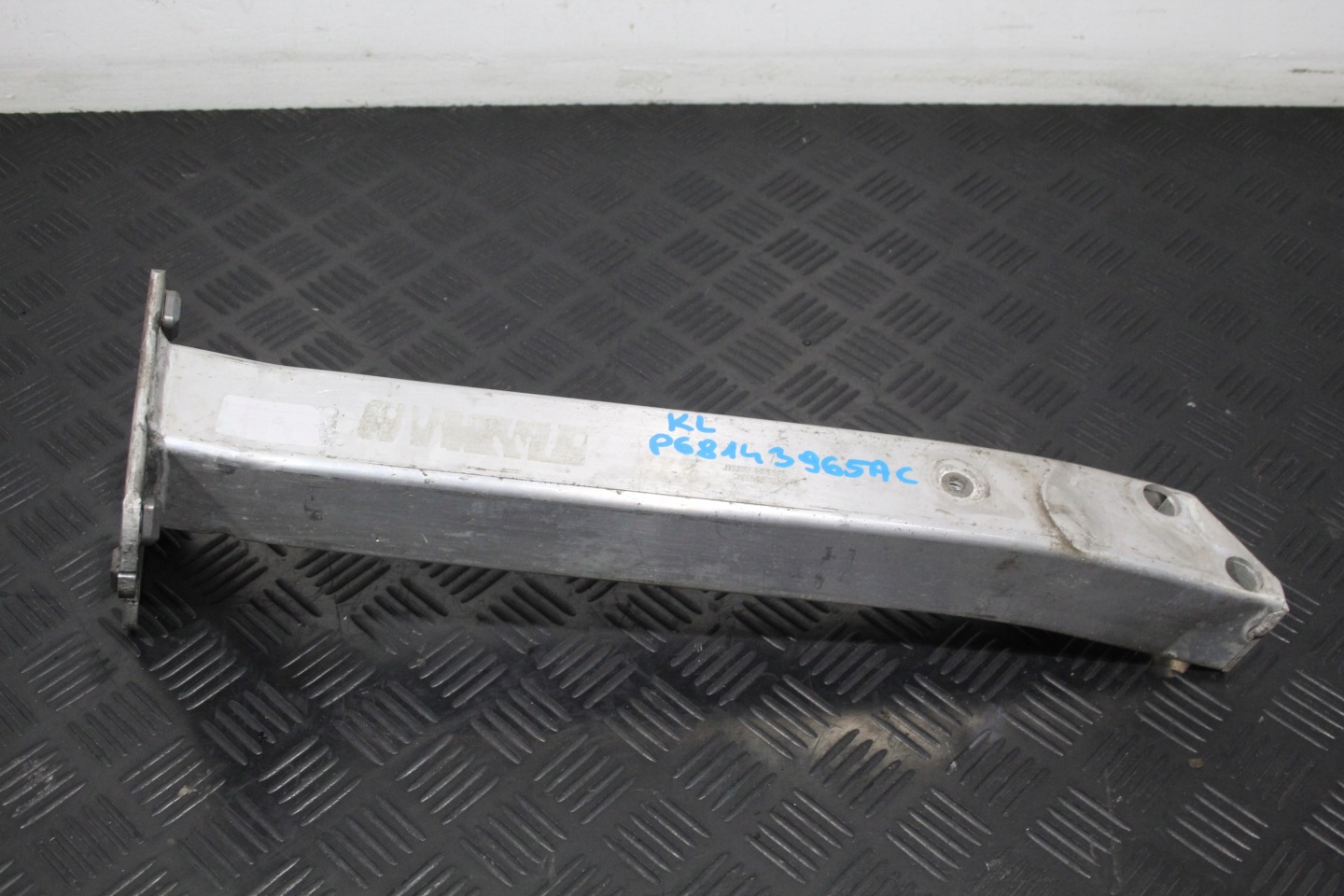 beam tip JEEP CHEROKEE KL P68143953AC