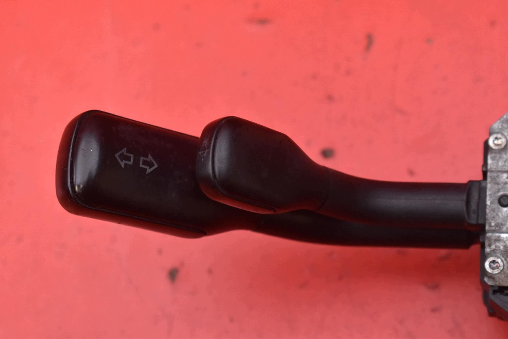 commande levier commodo sous volant PAJAK 4D0953513D AUDI A4 B5 berline 94-99