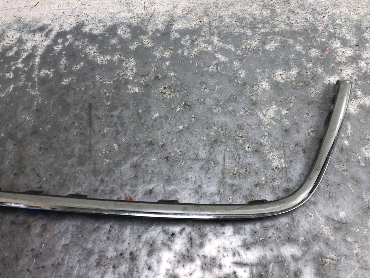 frame CHROM GRILLA SKODA YETI 5L0853607