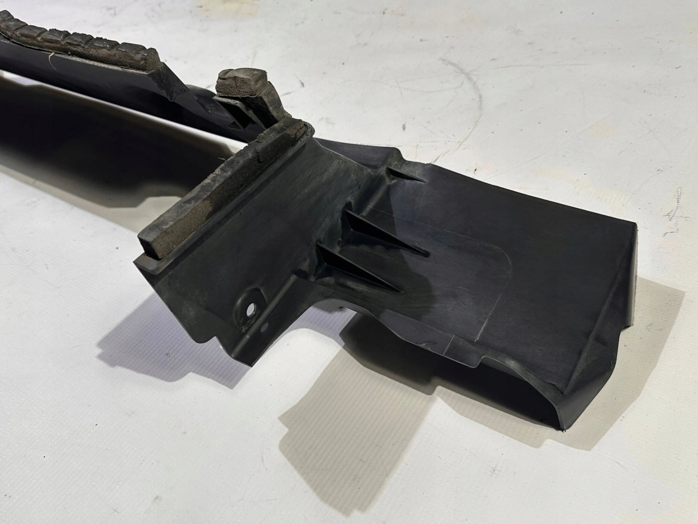 air duct air line front front Chevrolet Camaro 2009 - 2015
