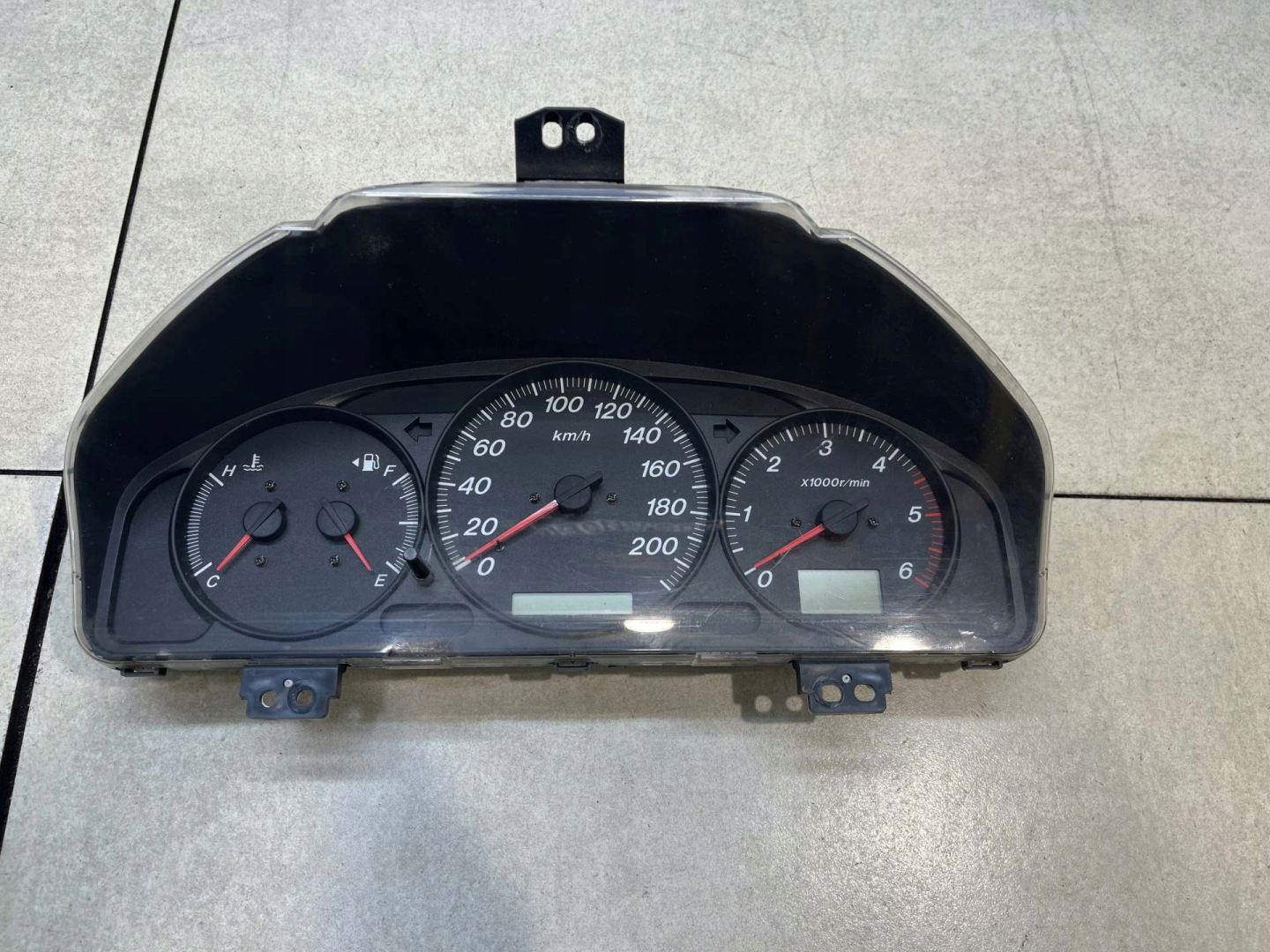 dials clock MAZDA MPV 2.0 D LD6355430