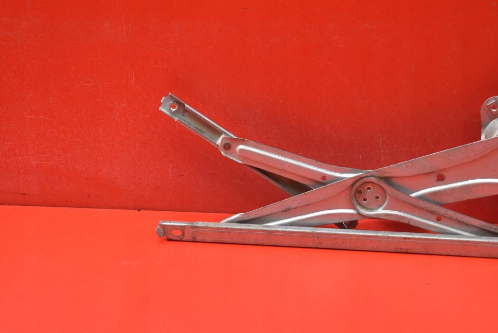 window regulator right front EU 69810-0F020 TOYOTA VERSO 1 and 09-13