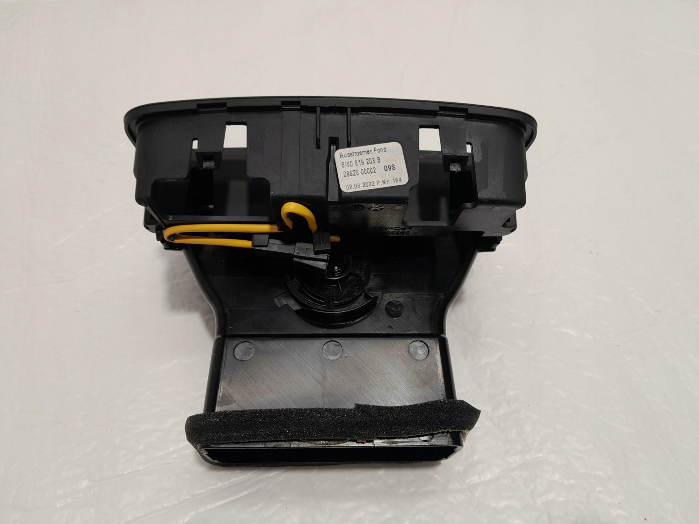 AUDI A4 B9 LIFT grid air conditioning devices rear part 8W0819203 B