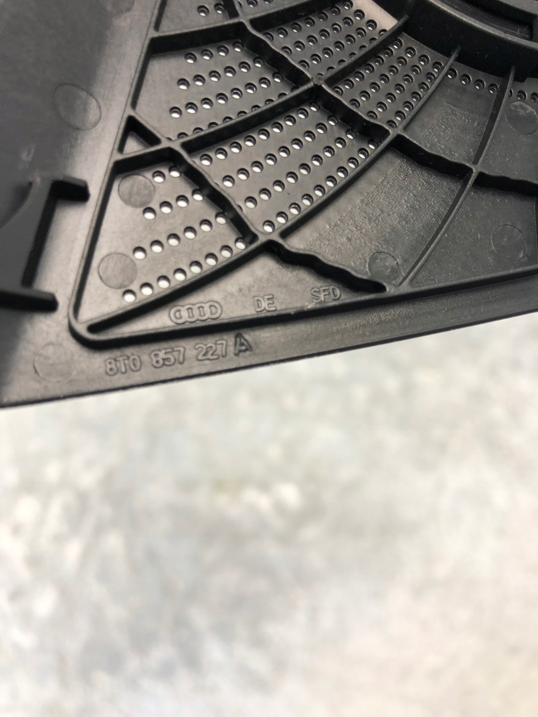 krycí krytka repráku levá B&O AUDI A4 B8 A5