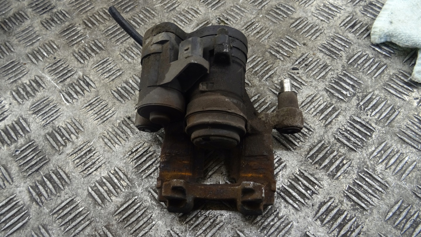 calipers left right rear part VW PASSAT B8 14r