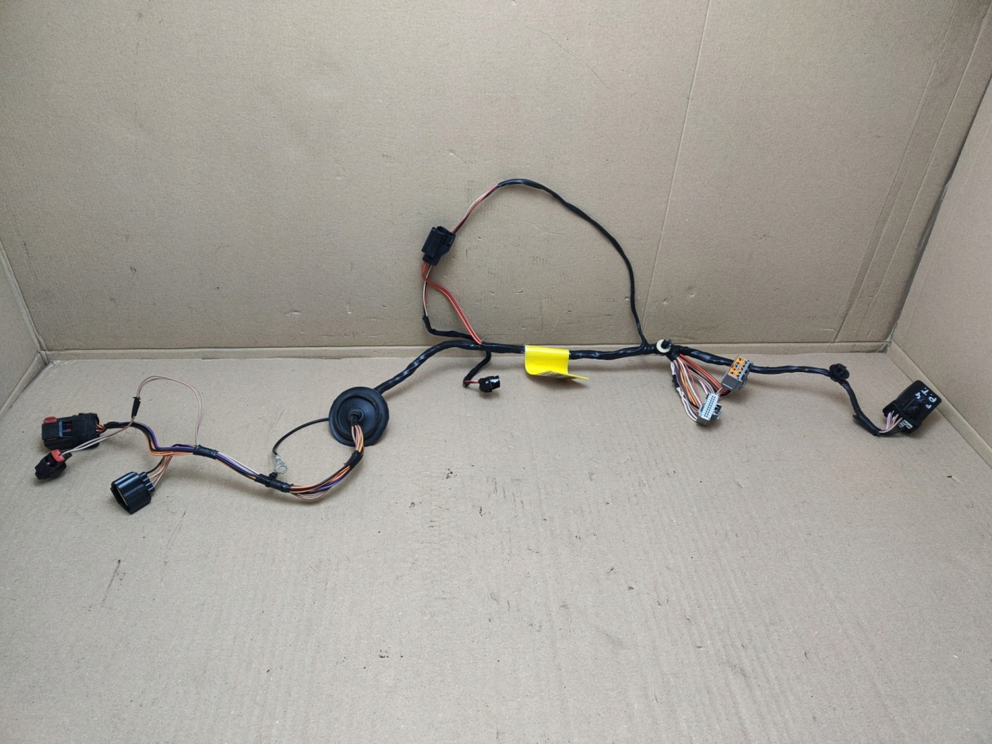 bundle wiring door rear part right side Chrysler Town and Country
