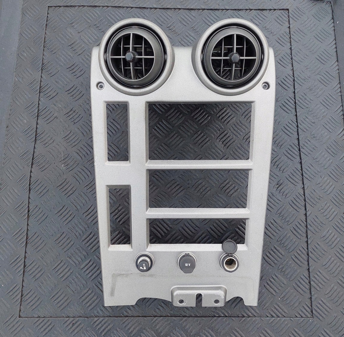 frame RADIA grid air conditioning devices central 15177294 HUMMER H2 6.0 V8