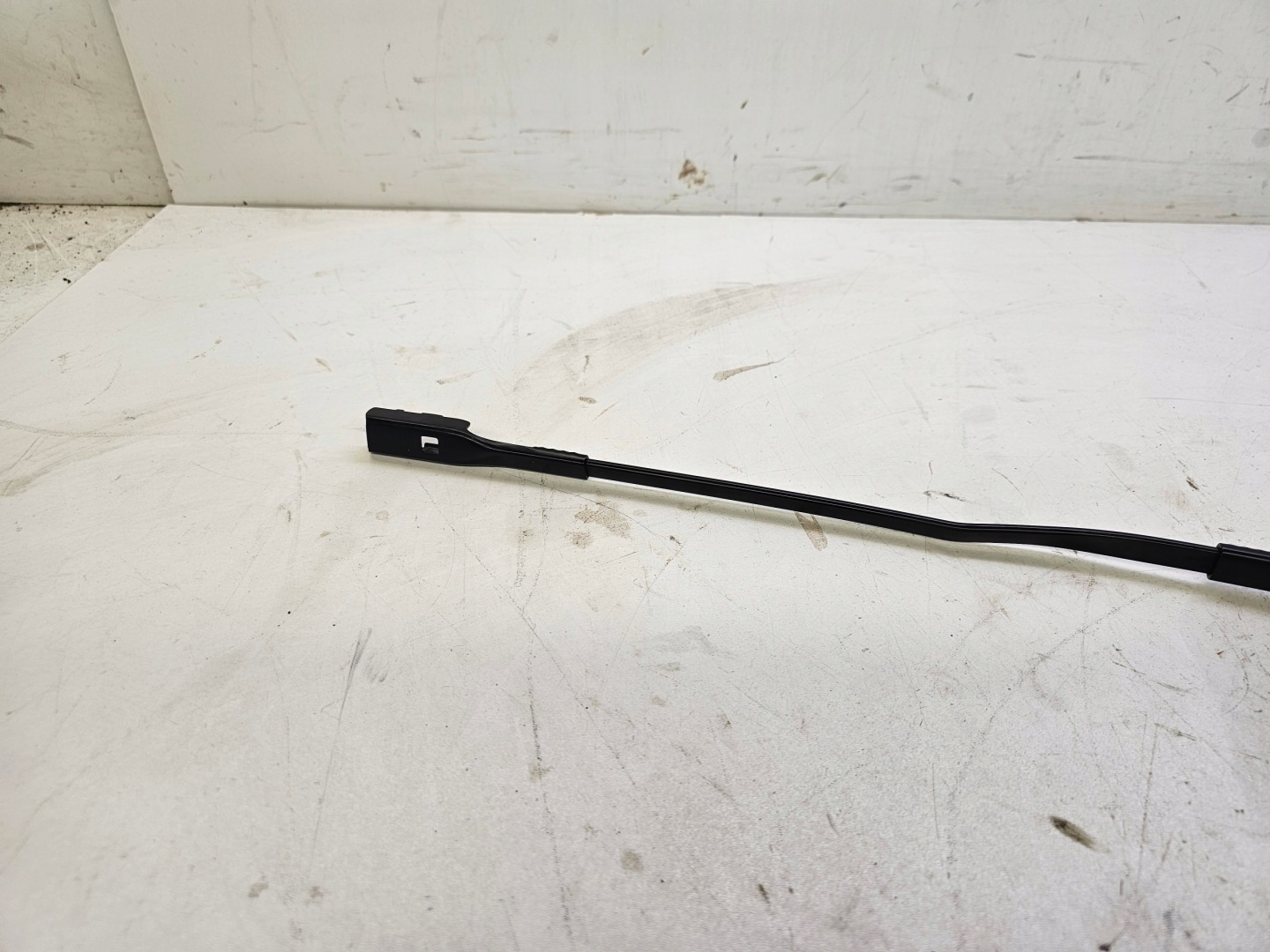 wiper arm right AUDI Q3 F3 83B955408A
