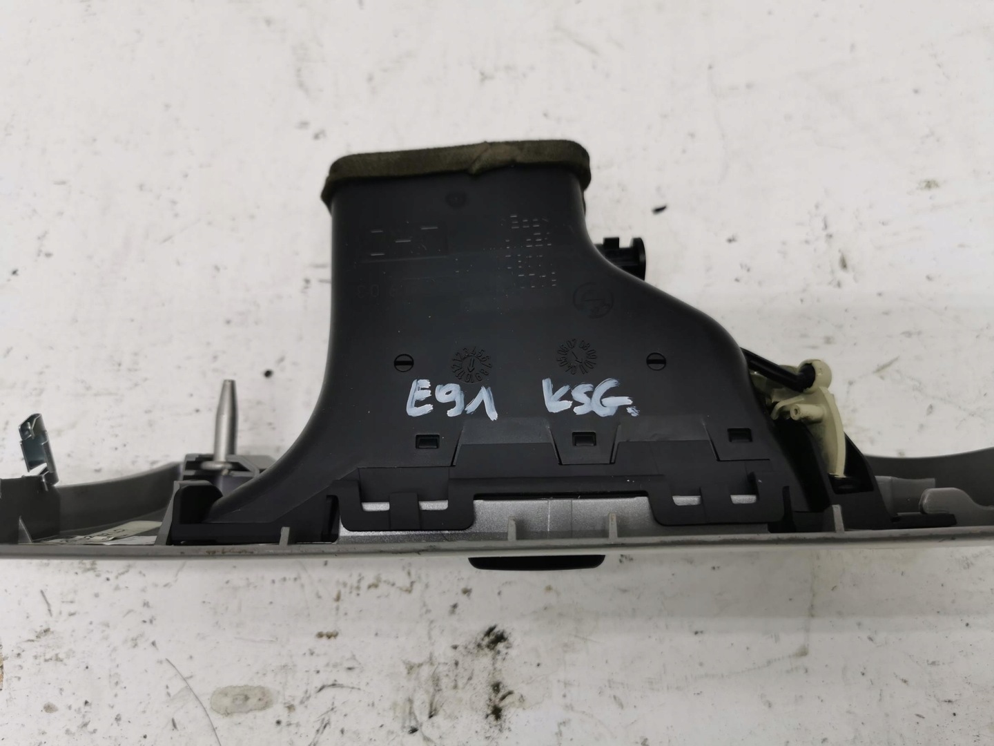 grid air conditioning devices left BMW SERIA 3 E90 E91 9130459