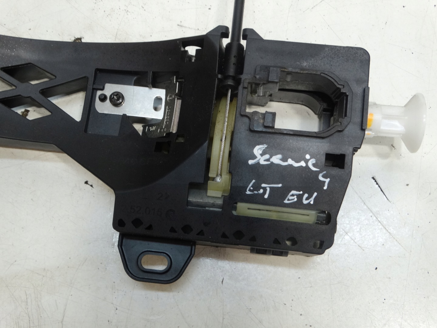 holder handles left rear part RENAULT SCENIC IV 2.52.015