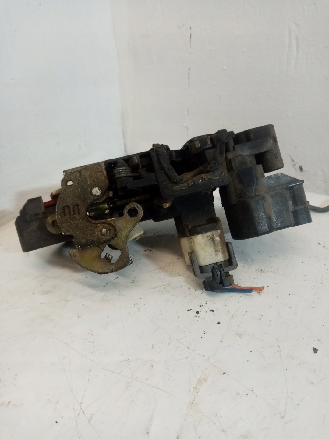 lock door left front OPEL FRONTERA B 2003 VALEO