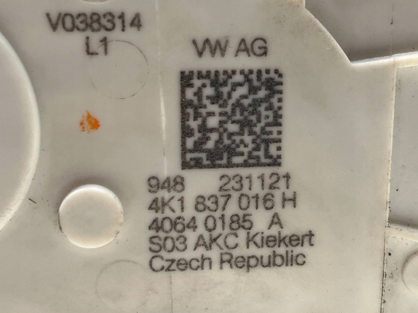 AUDI A6 C8 lock door right front 4K1837016H @M