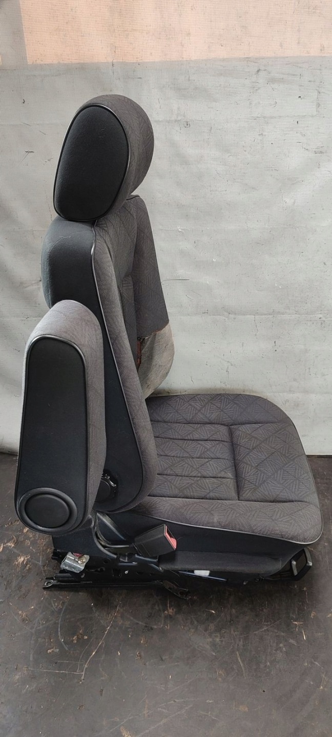 Sitz Sitze komplet 7 osob Mercedes W124 2,2