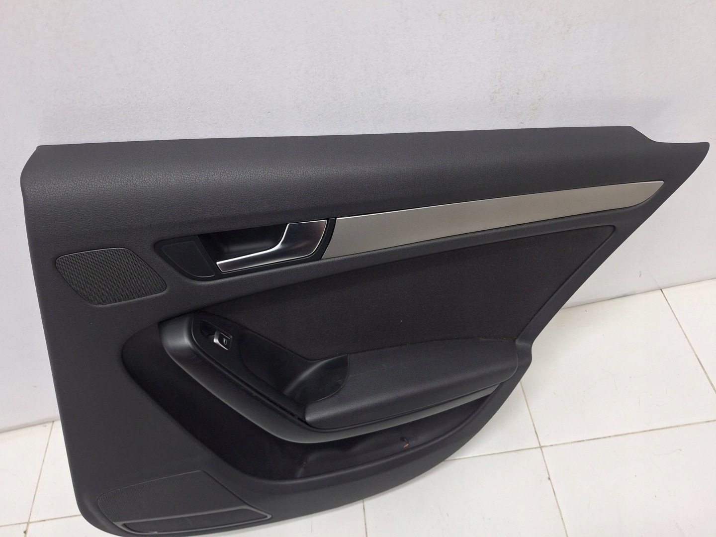 AUDI A4 B8 8K KOMBI side upholstery right rear part 8K1867303